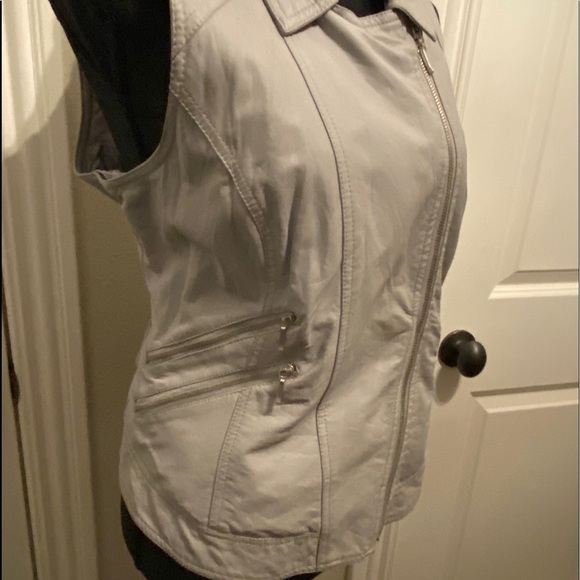 Ladies vest - Picture 2 of 3
